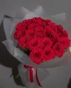 Букет 21 красная роза Эквадор 60см в пленке