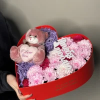 Подарочный набор коробка сердце Любовная любовь с хризантемой
