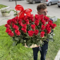 Корзина 35 роза Кения 40 см красные