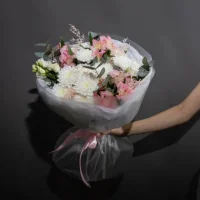 Букет цветов Гармония с эустомой, хризантемой и альстромерией