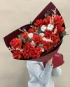 Букет цветов Любовь - морковь L из красных роз и хлопка