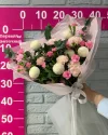 Букет с диантусами и хризантемой Микки Маус