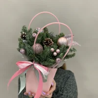 Новогодняя композиция Елка в сумке (пудра)