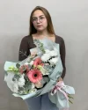 Букет цветов с герберами Фисташковый сорбет