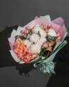 Букет цветов Нежные чувства с розами, хризантемой и альстромерией