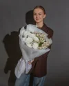 Букет цветов Зимний лучик с хризантемой и альстромерией