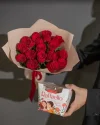 Букет из 15 Кенийских роз 40см с рафаелло