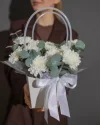 Сумочка с хризантемой и эвкалиптом